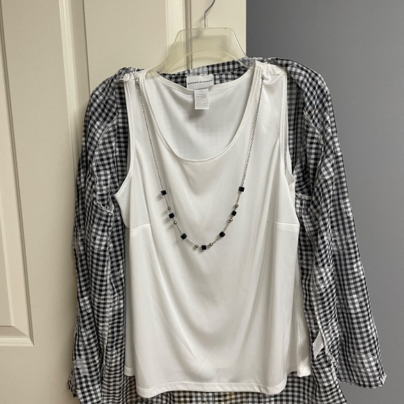 Alfred Dunner Blouse with attached Tank, Black White Flower, Womens Small - Picture 3 of 9